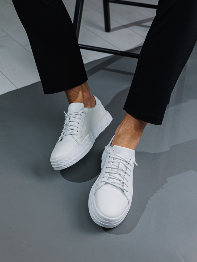 Top 5 Trainers For Your Everyday Outfits.